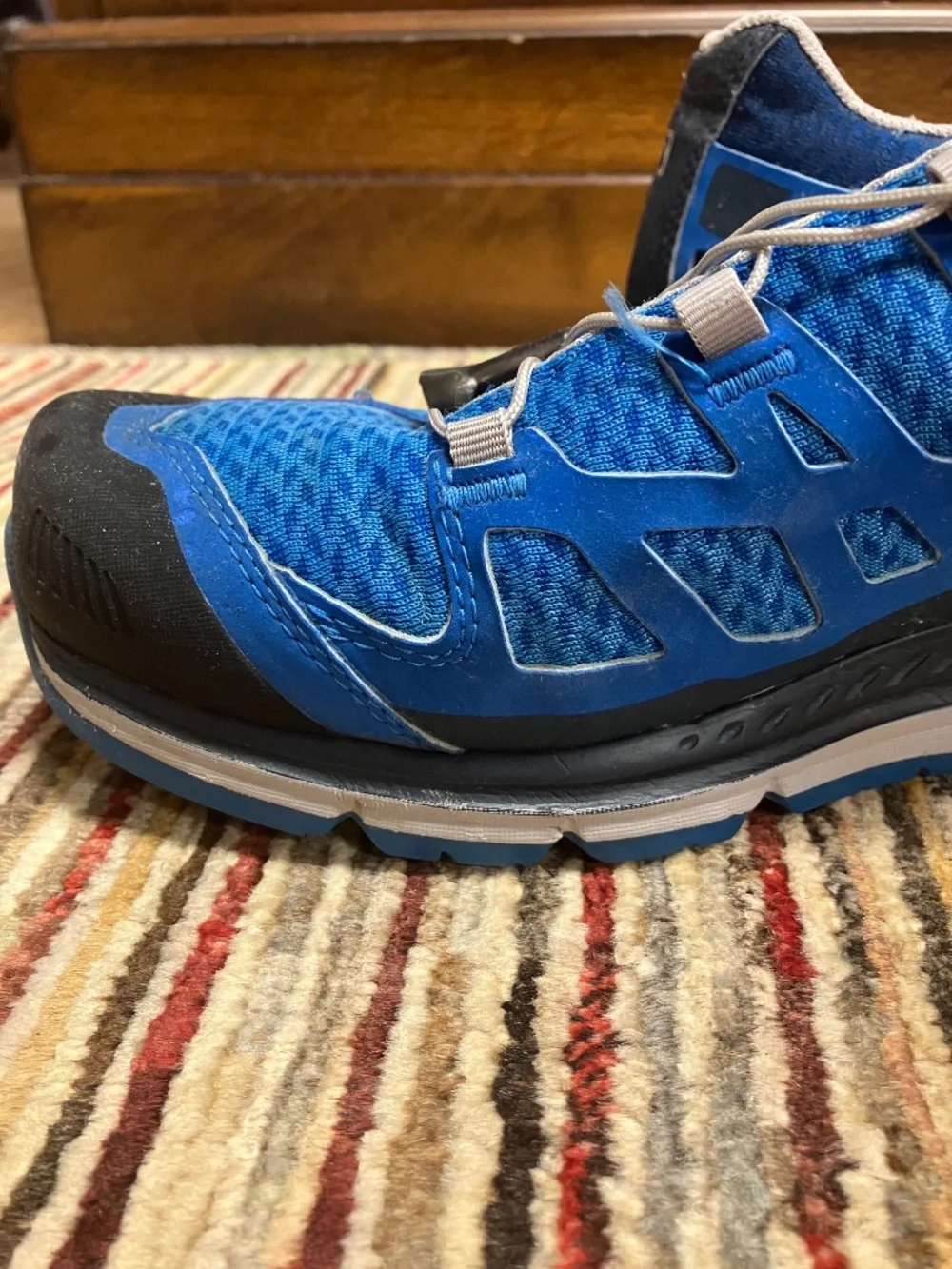 Men's Salomon Synapse Blue Trail Shoes - USA 9.5